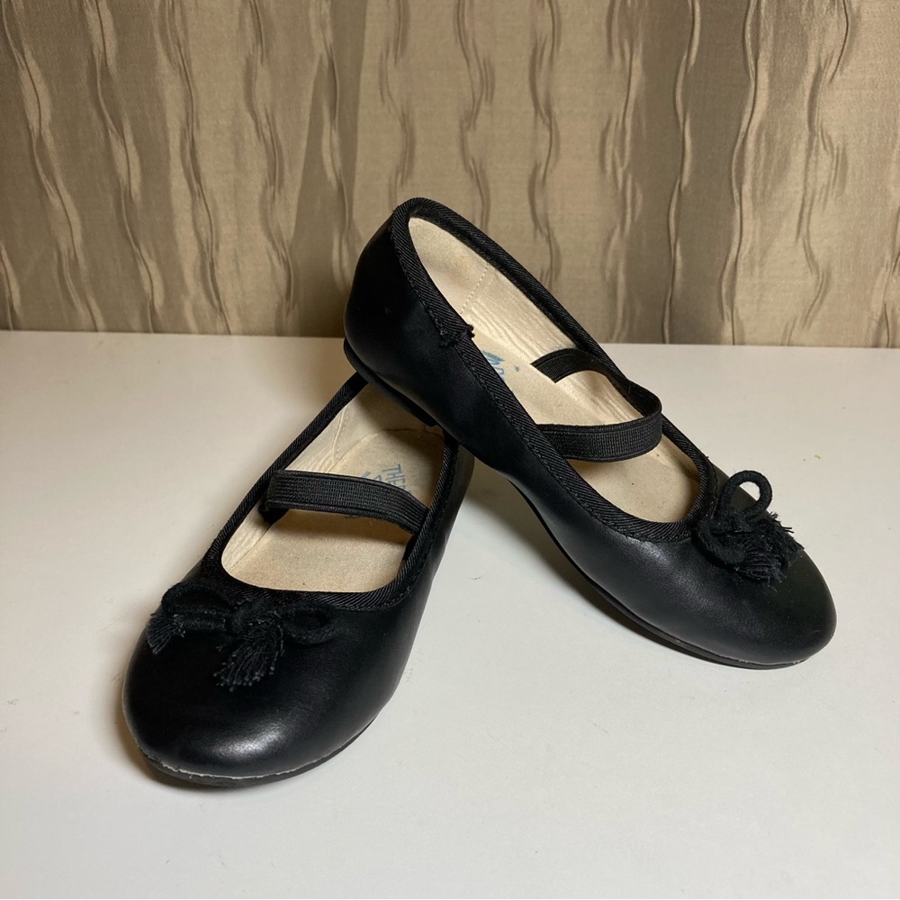 🌺 There Abouts Lil Lexi Girl's 9 Black Ballet Flat Elastic Strap